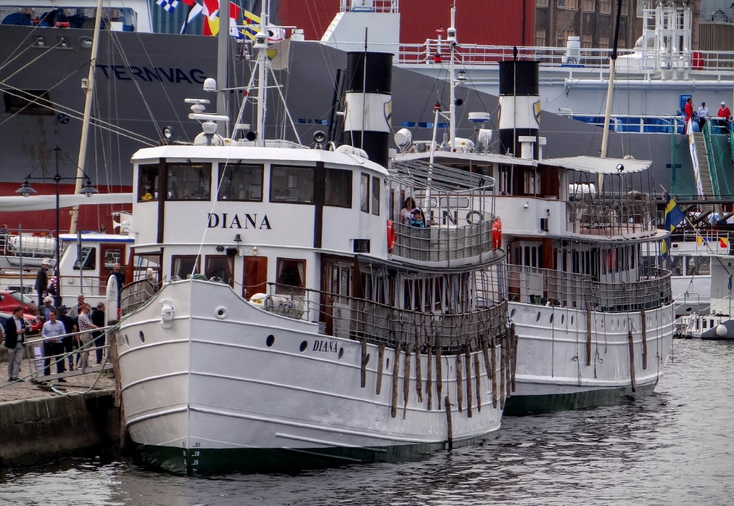M/S Diana and M/S Juno in Gothenburg